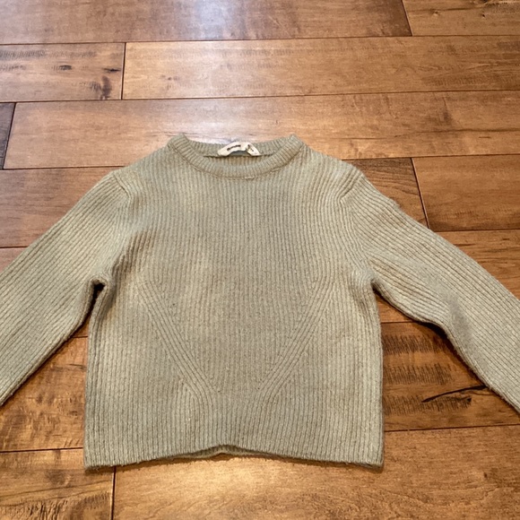 light green crop sweater from blue notes, XS in woman’s - Picture 2 of 3